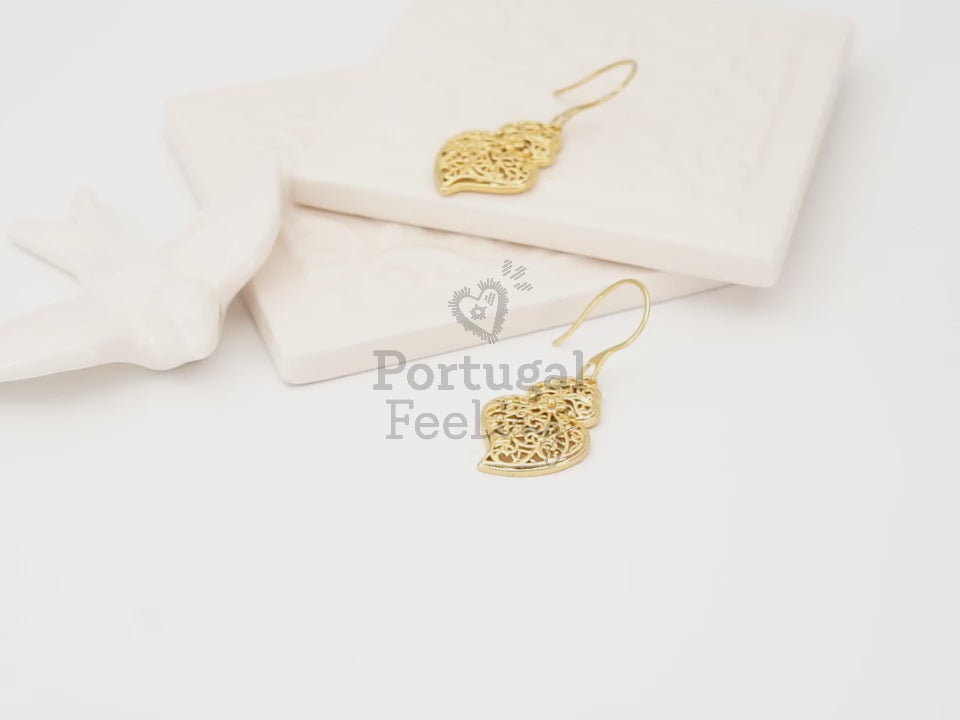 Brincos Tradicionais Coração de Viana Médios, Inspirados na Filigrana Portuguesa, Aço Inoxidável Dourado - Vídeo