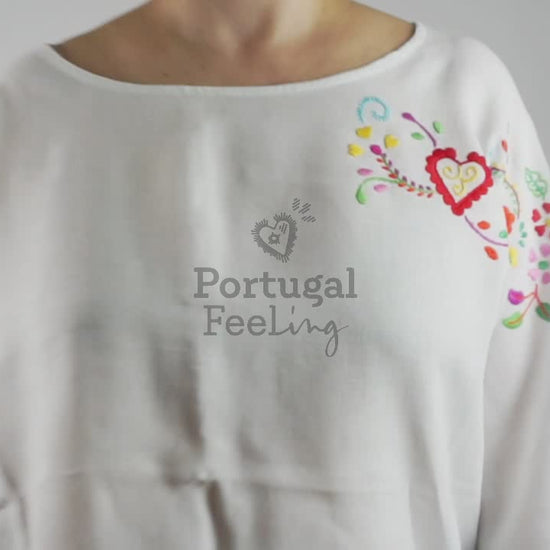 Blusa Branca, em Linho com Bordado de Viana, Tamanho Único - Vídeo