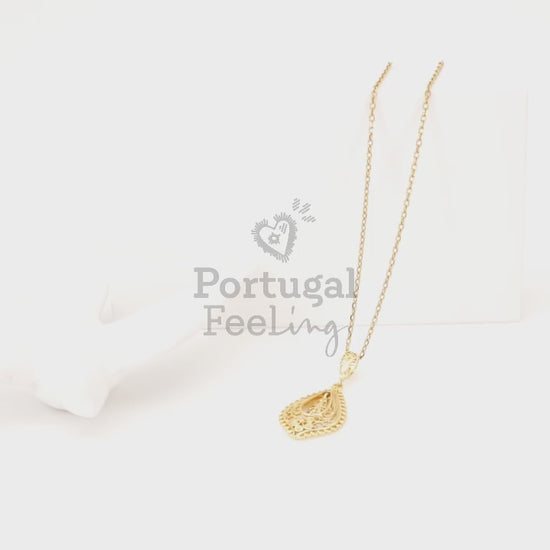 Colar Lágrima Rica Pequena, Inspirado na Filigrana Portuguesa, Aço Inoxidável Dourado - Vídeo